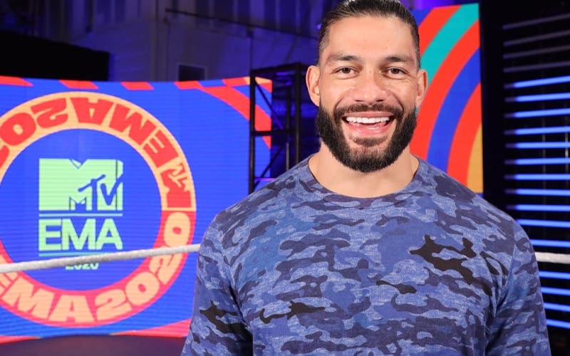 Watch Roman Reigns Present Best Pop Award At MTV EMAs