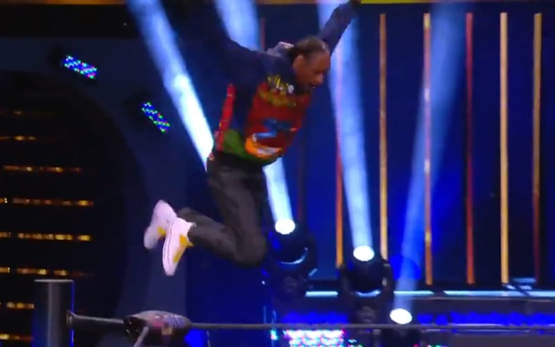 Snoop Dogg Hits Top Rope Splash On AEW Dynamite