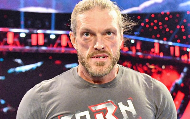 Edge Shuts Down Fan For Saying WWE Smackdown Is ‘Full Of Rookies’