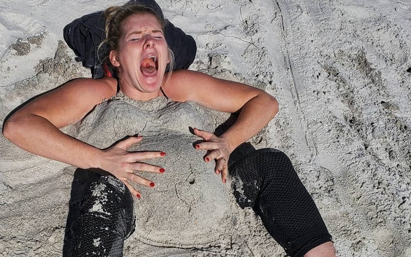 Lacey Evans Posts Very Interesting Pregnant Beach Photos