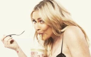 Renee Paquette Shows Off Baby Bump In Hilarious Pregagncy Photo Shoot