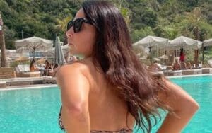 Tenille Dashwood Goes 'Buns Out' In Sizzling Poolside Photo