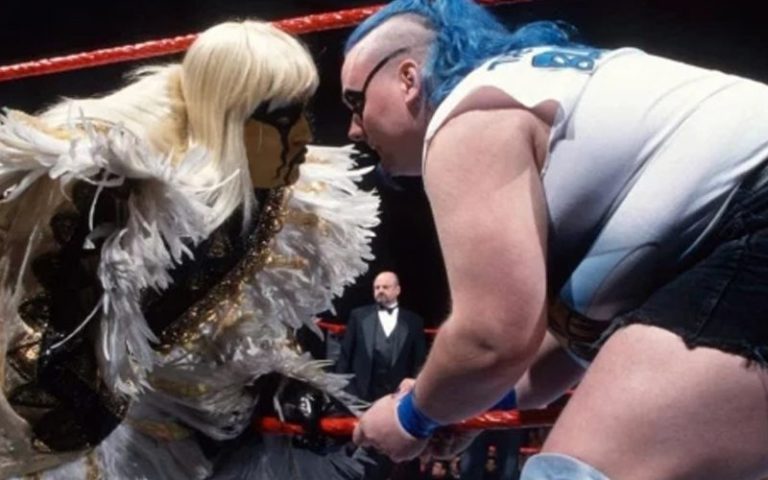 Blue Meanie Accidentally Exposed Himself During Goldust’s ‘Shattered Dreams’ Kick