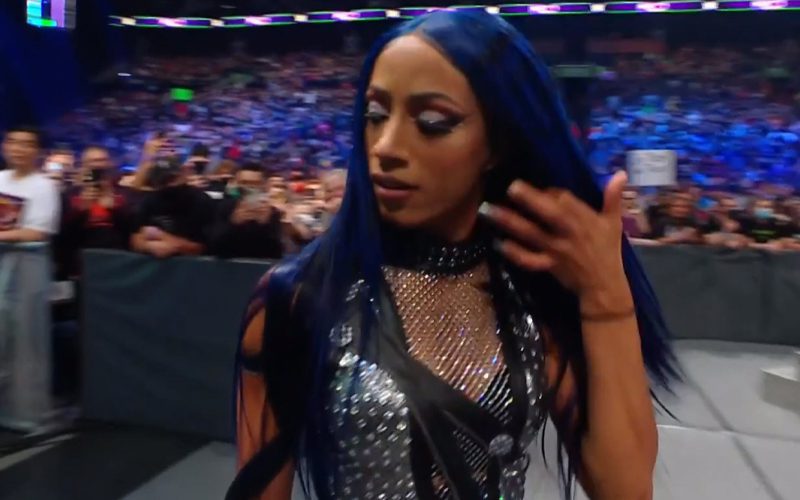 Sasha Banks Returns At WWE Extreme Rules