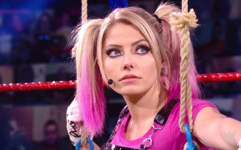 Alexa Bliss Deletes Tweet Seemingly Throwing Shade At Ronda Rousey’s Royal Rumble Win