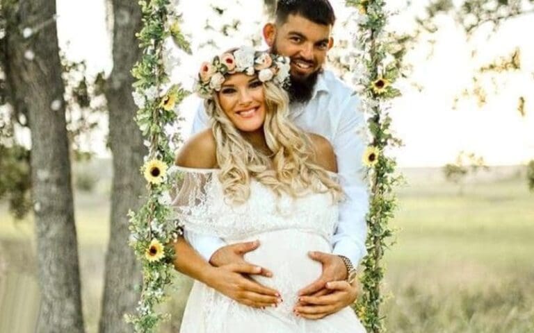 Lacey Evans Delivers Second Child Via Home Waterbirth