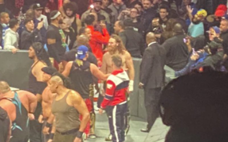 Fan Ejected During WWE RAW For Insulting Wrestlers