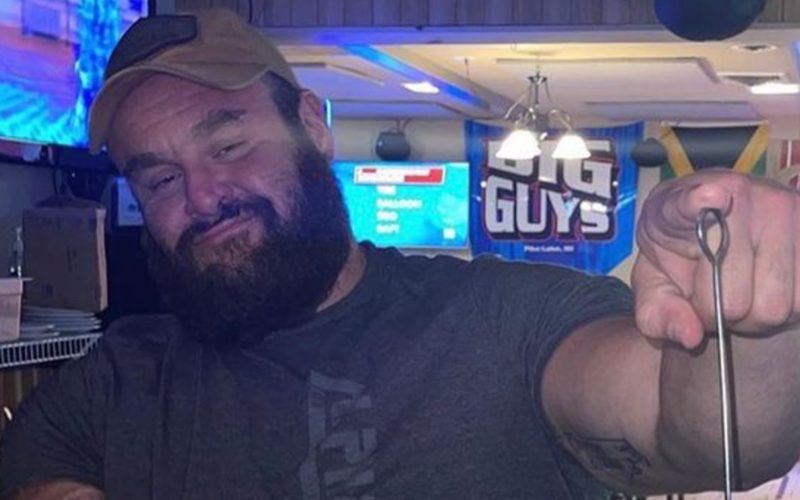 Braun Strowman Shows Off His Ridiculous Cheat Meal