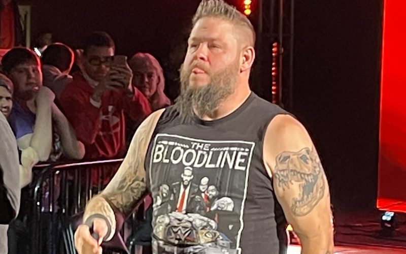 Kevin Owens Sports Roman Reigns’ Bloodline T-Shirt At Live Event