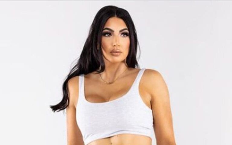 Jessica McKay Makes Casual Look Stunning In Latest Photo Drop