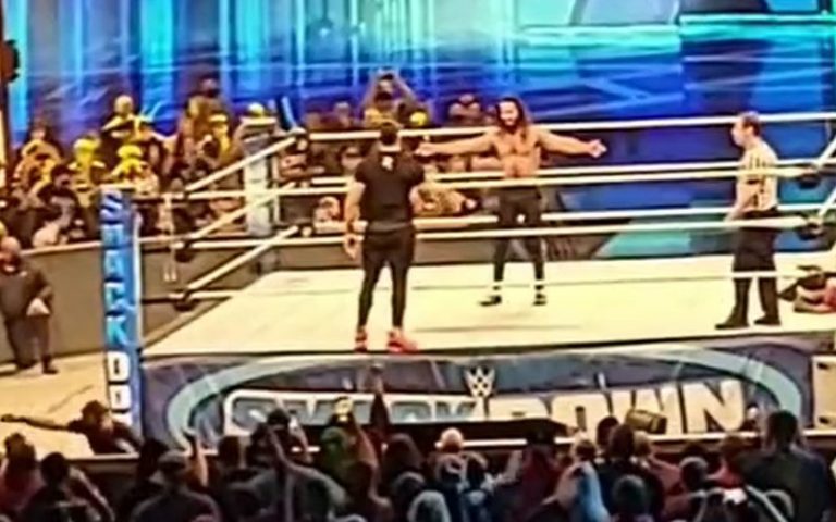 Roman Reigns & Seth Rollins Have Fun With Fans After SmackDown Goes Off The Air