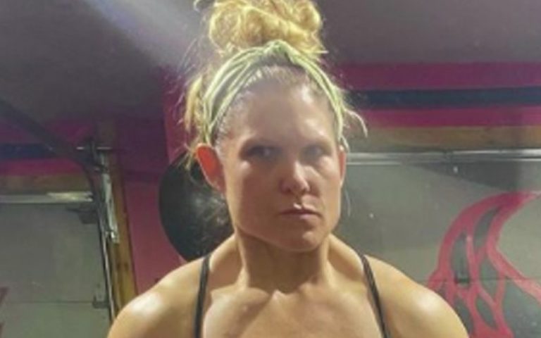 Beth Phoenix Shows Off With Pumped Up Gym Selfie