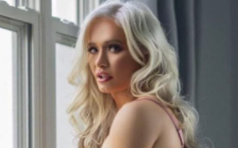 Scarlett Bordeaux Wants To Be Your New Obsession In Super Skimpy Lingerie Drop