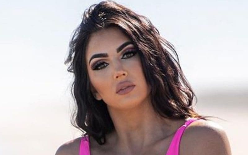 Jessica McKay Is Loving Herself In Sizzling Bikini Photo.