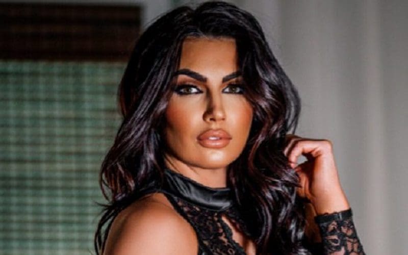 Jessica McKay Stuns In Lacey Lingerie Photo Drop