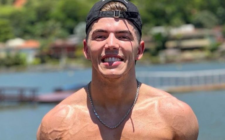 Sammy Guevara Flexes Huge While Working Out In Brazil