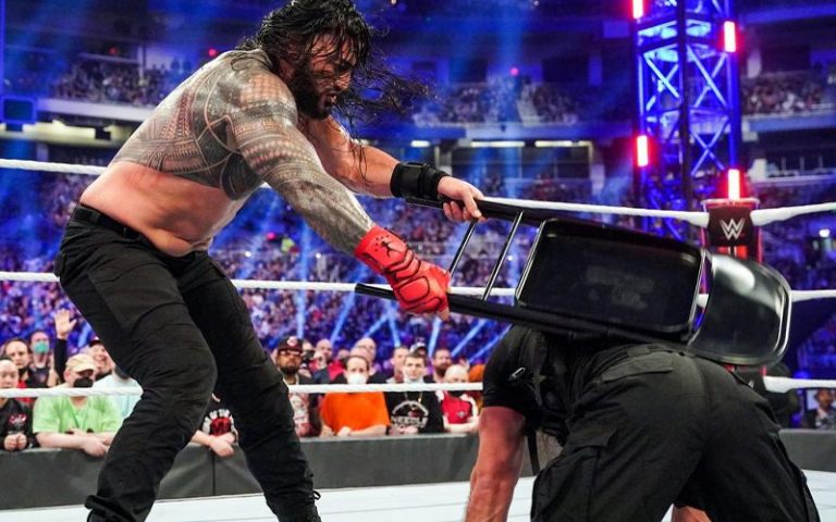 Roman Reigns Beat Down Seth Rollins At Royal Rumble To Keep Fans From Booing Match Finish