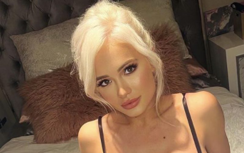 Scarlett Bordeaux Wants To Have A Slumber Party In Jaw-Dropping Black Lingerie Photo Drop