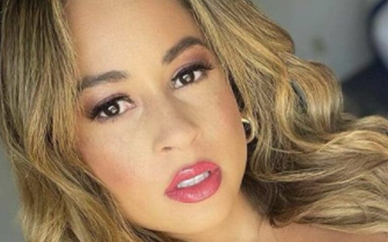 Kayla Braxton Stuns In Revealing Selfie Drop