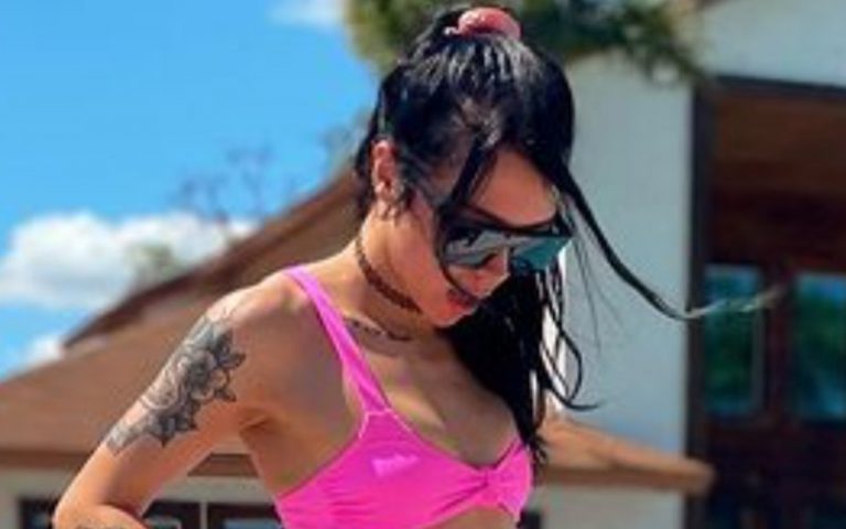 Cora Jade Has Zero Missed Calls In Gorgeous Pink Bikini Photo Drop