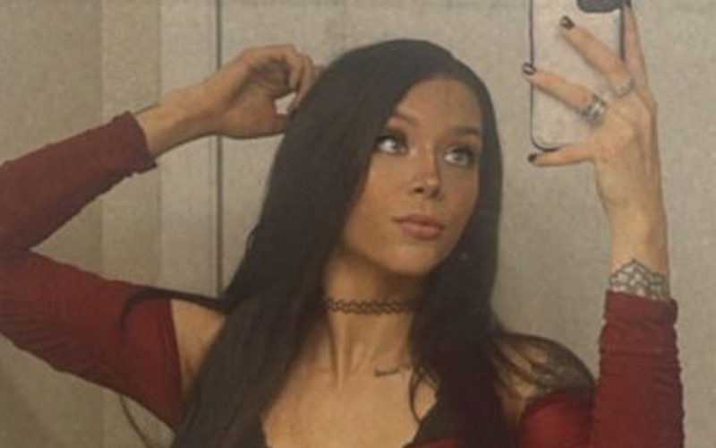 Cora Jade Turns Up The Heat With Stunning Selfie Photo Drop