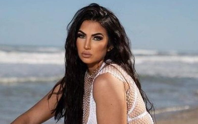 Jessica McKay Has Her Toes In The Sand For Stunning Bikini Photo Drop
