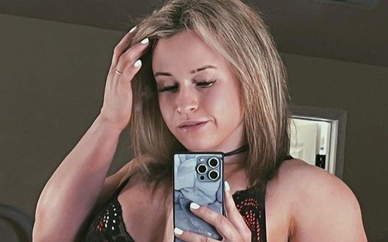 Jordynne Grace Plugs Adult Toy Site Partnership With Breath Taking Lingerie Photo Drop