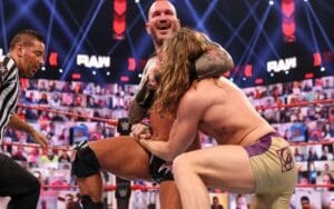 Randy Orton's Headlock Gets Huge Props From Mark Henry