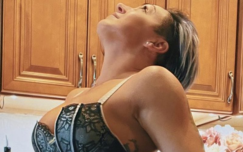 Lady Frost Reminds Fans To Drink Water While Rocking Lingerie In The Kitchen