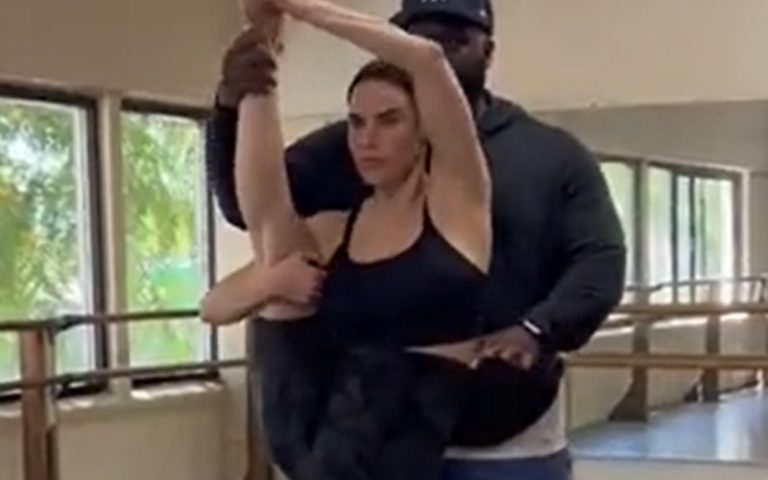 Lana Shows Off Her Amazing Flexibility In Mind-Blowing Video