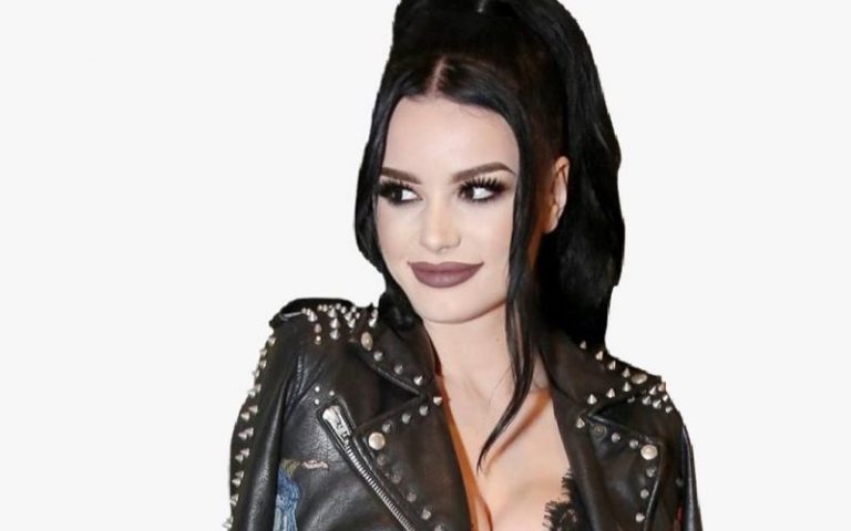 Paige Brings Back Classic Look As WWE Contract Expires