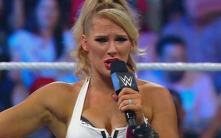 Lacey Evans Says Fans Should Kiss The Ground She Walks On