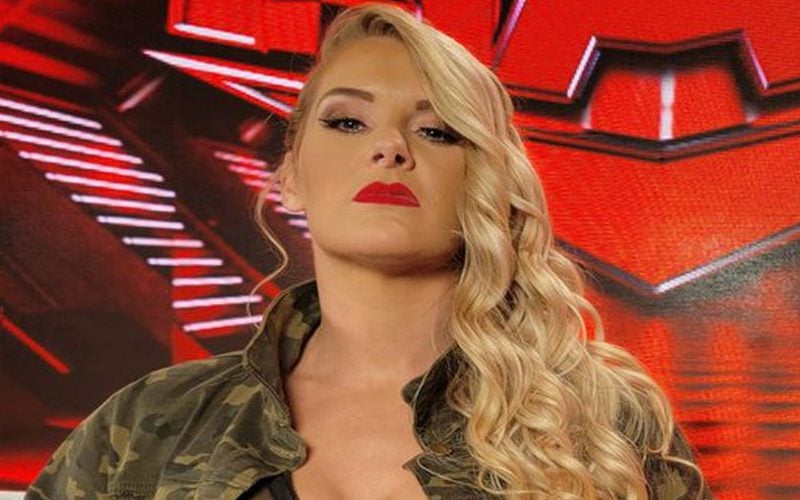 Lacey Evans Drags Californians For Being Lazy & Partying Too Much
