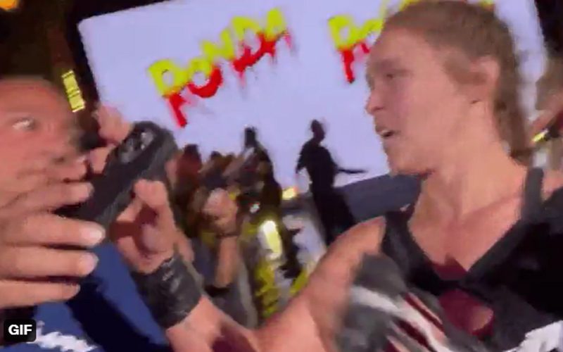 Ronda Rousey Epically Trolls Fan Wanting Selfie During Live Event
