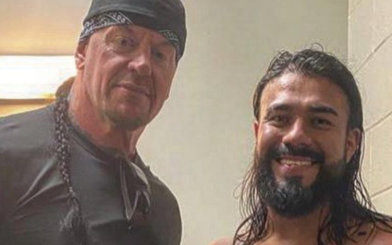 Andrade El Idolo Poses With The Undertaker After Ric Flair’s Last Match