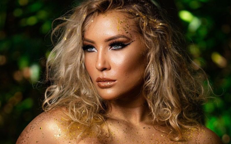 Nikkita Lyons Is Barely Covered With Gold In Super Revealing Photo Drop