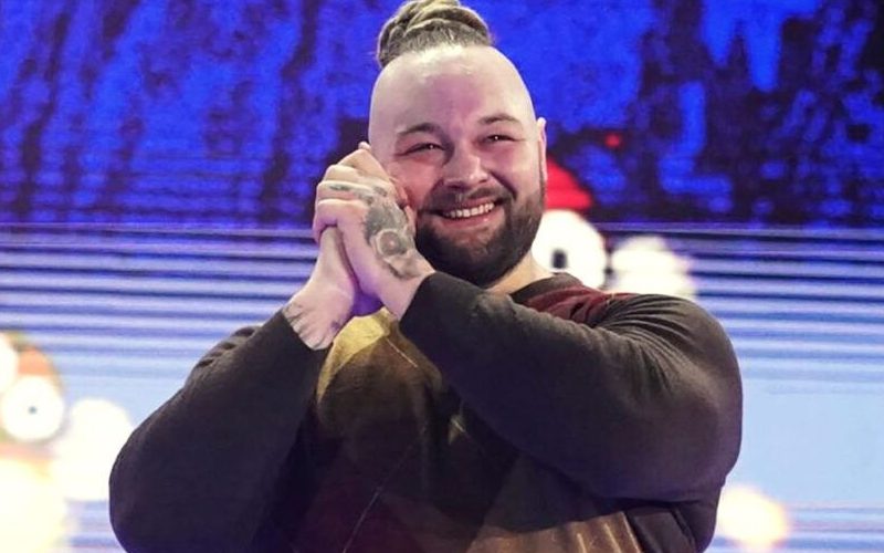 Bray Wyatt Jokes With Fan About Being In Town For WWE SmackDown