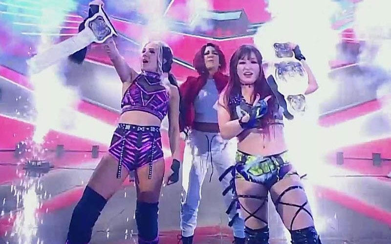 Damage CNTRL Finally Get WWE Women’s Tag Team Title Custom Side Plates