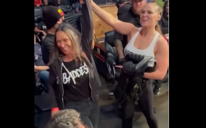 Ronda Rousey Jumps In Crowd To Introduce Her Mom During WWE SmackDown Tapings