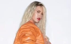 Lana Tries To Break The Internet With Bottomless Photo Drop