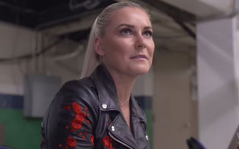 Renee Paquette Signs With AEW