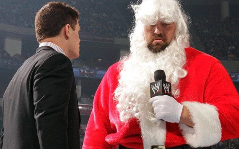 Vince McMahon Pranked Big Show On Live TV In Hilarious Santa Claus Segment