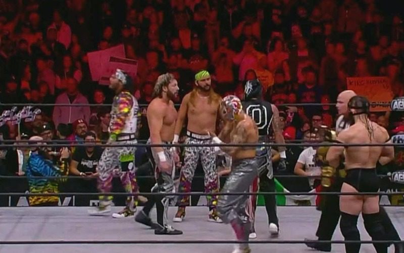 Chicago Fans Yell CM Punk Chants At The Elite During AEW Dynamite