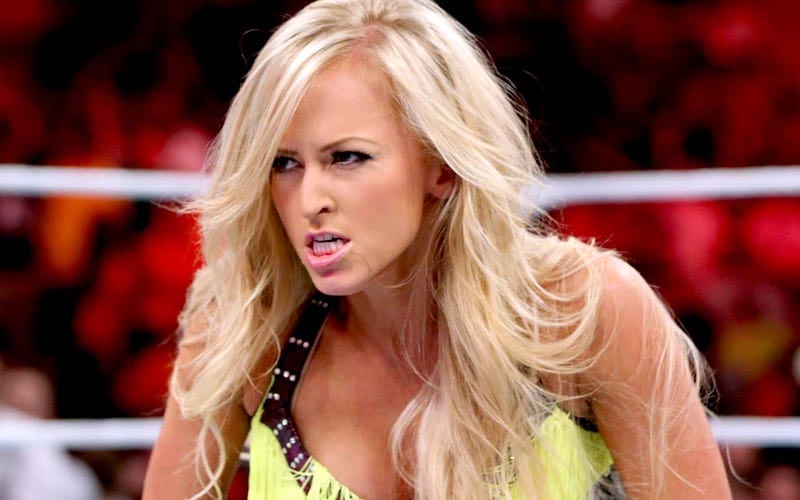 Summer Rae Blasts Uber Drivers For Not Helping Her With Luggage