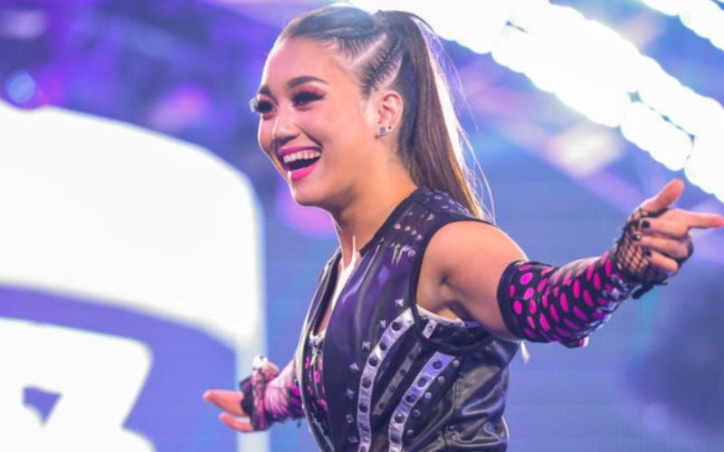 Roxanne Perez Reacts To Her WWE T-shirt Debut