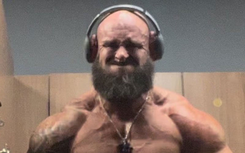 Braun Strowman Flexes His Insanely Ripped Physique Ahead Of WWE Royal Rumble
