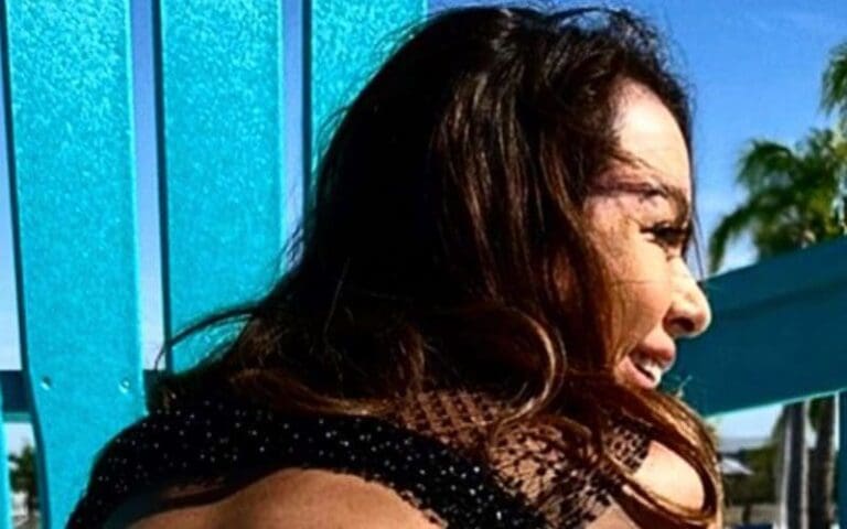 Natalya's Sister Jenni Neidhart Moons The Camera While Waiting For The Sun In Cheeky Photo Drop