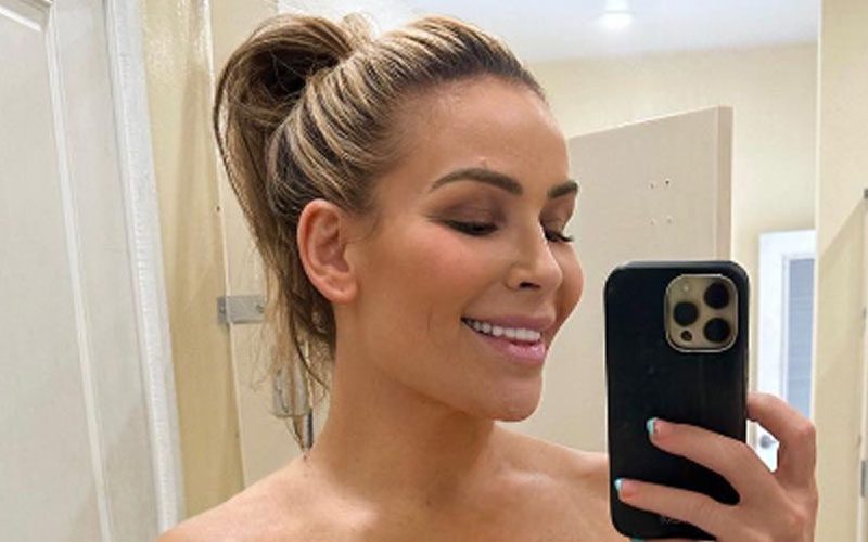 Natalya Proves That ‘Beach Bathroom Selfies Are The Best’ With Revealing Photo Drop