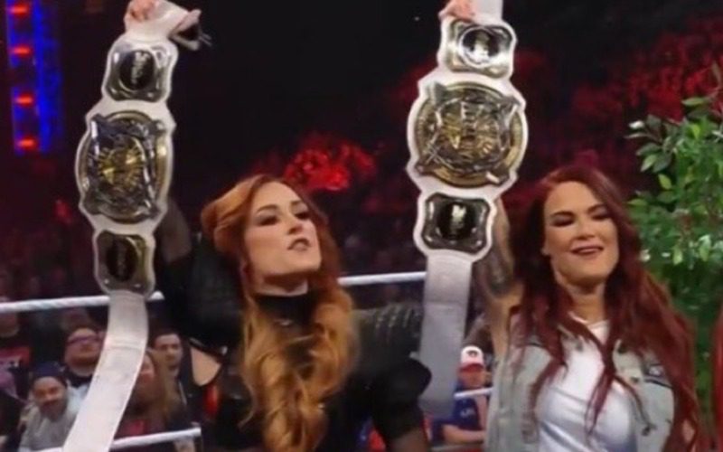 Lita Returns During WWE RAW To Issue Huge Challenge