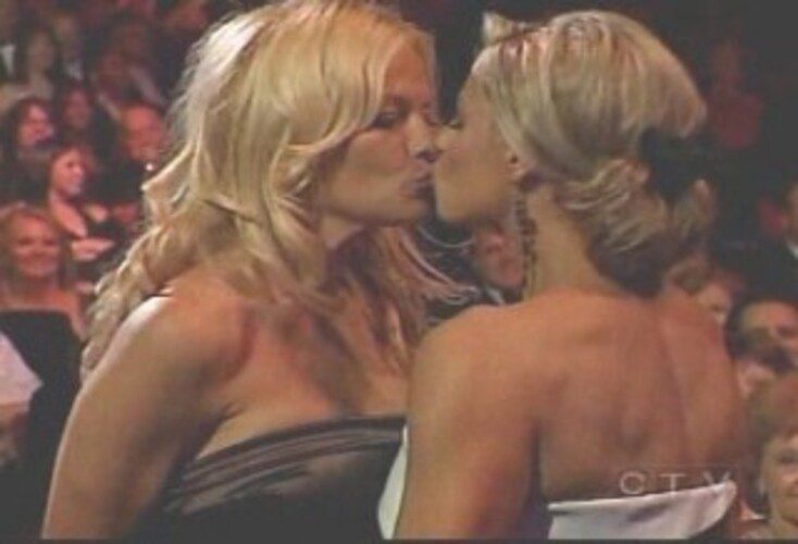 Trish Stratus Wanted To Kiss Pamela Anderson Instead Of Victoria